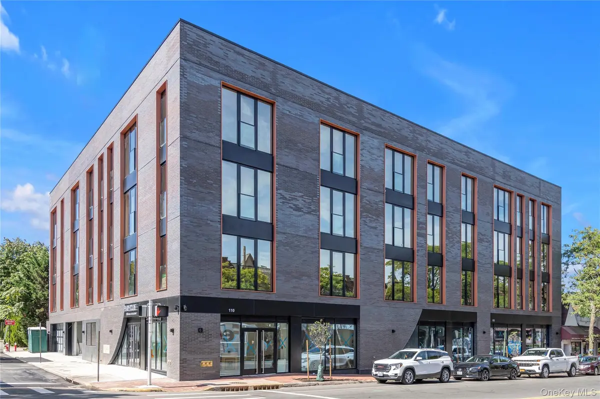 108 Middle Neck RD #4G, Great Neck, NY 11021