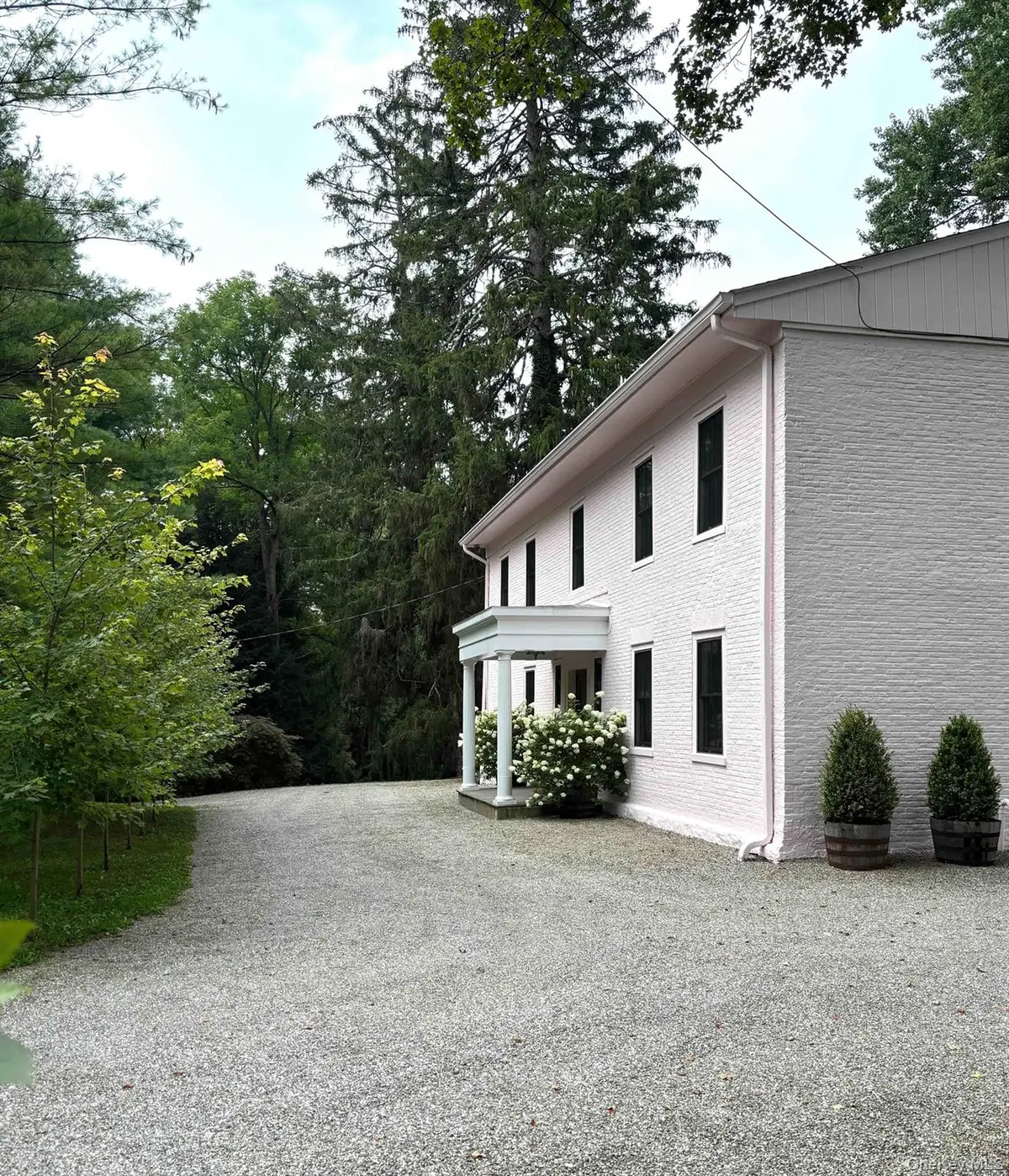 2461 Salt Point TPKE, Clinton Corners, NY 12514