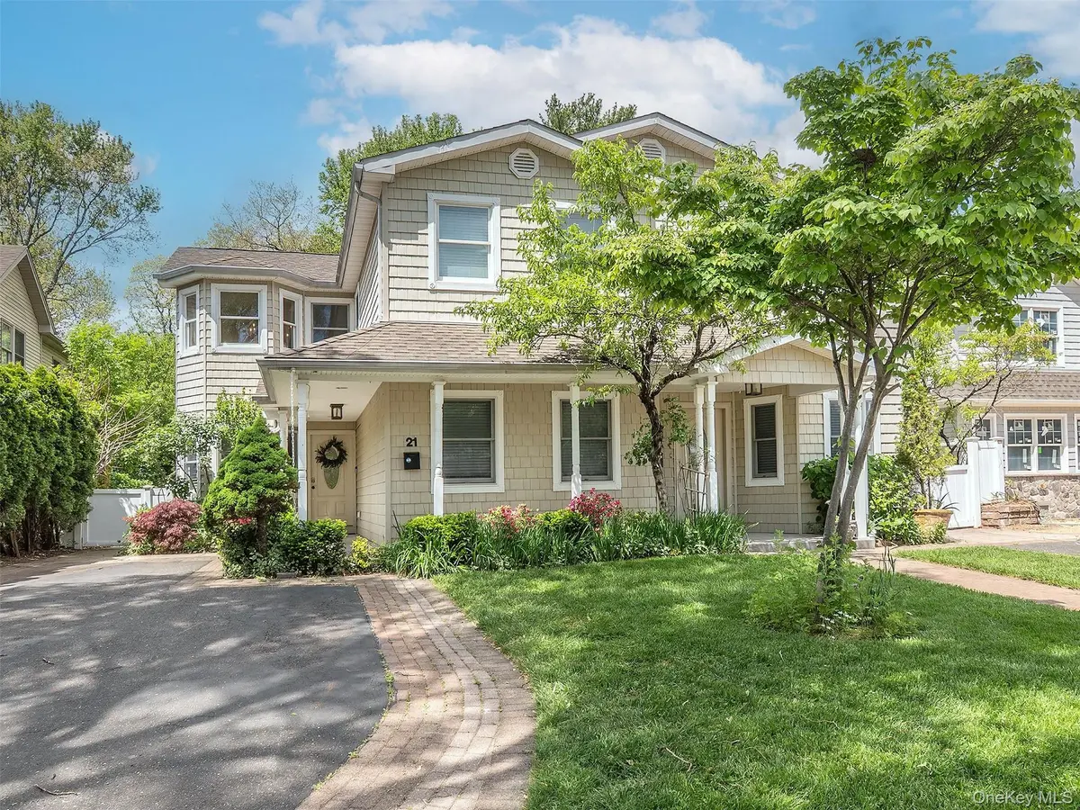 21 Marwood RD, Port Washington, NY 11050