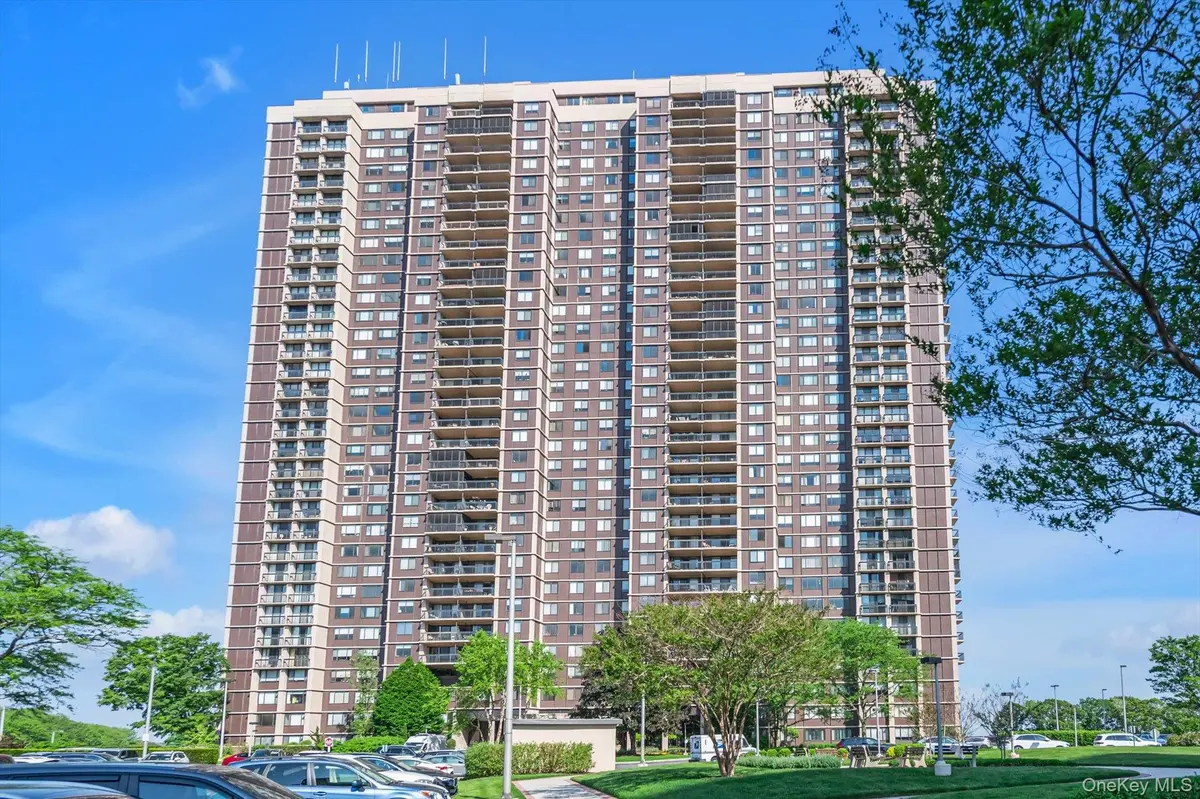 271-10 Grand Central Pkwy #29V, Floral Park, NY 11005