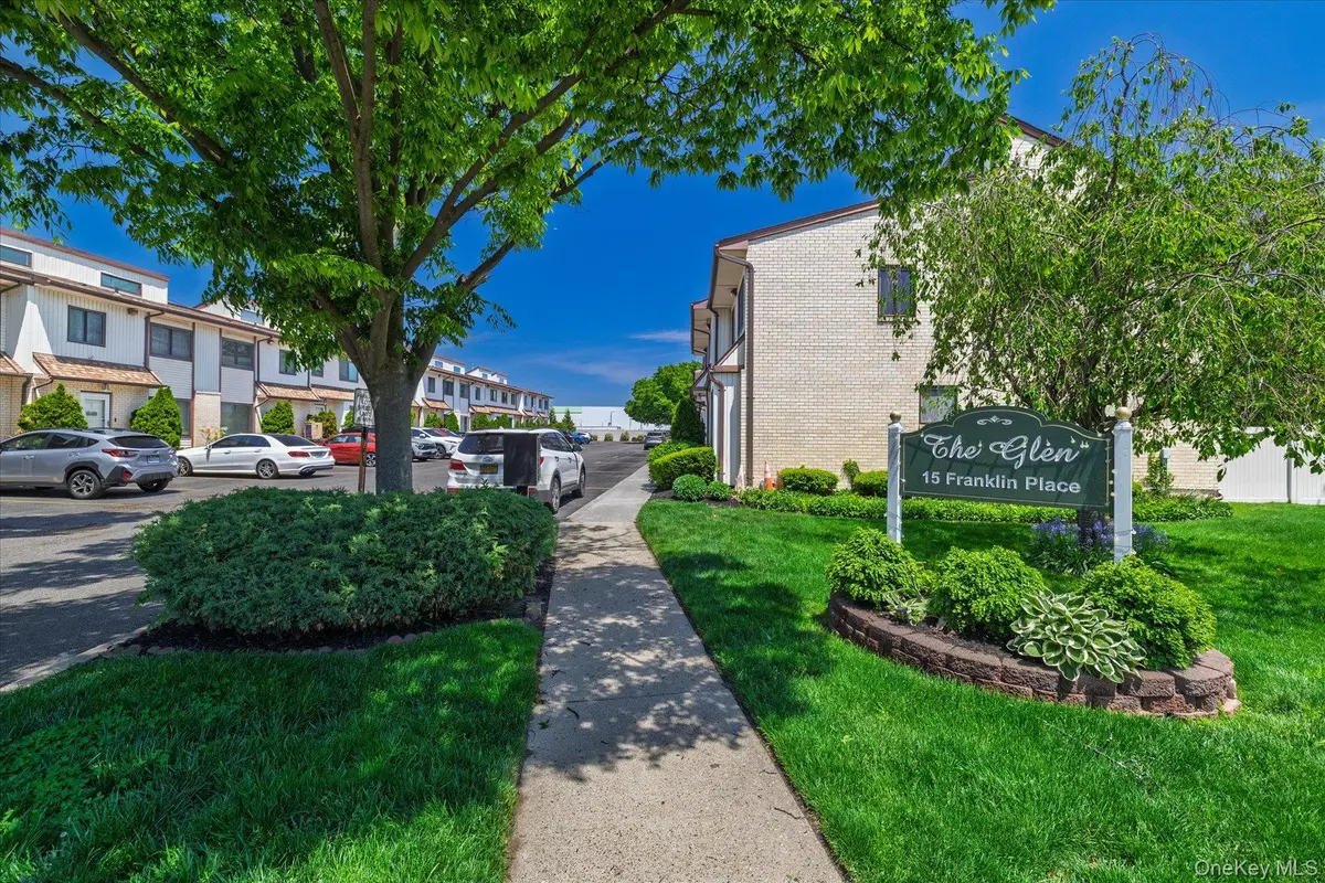 15 Franklin PL #15, Oceanside, NY 11572