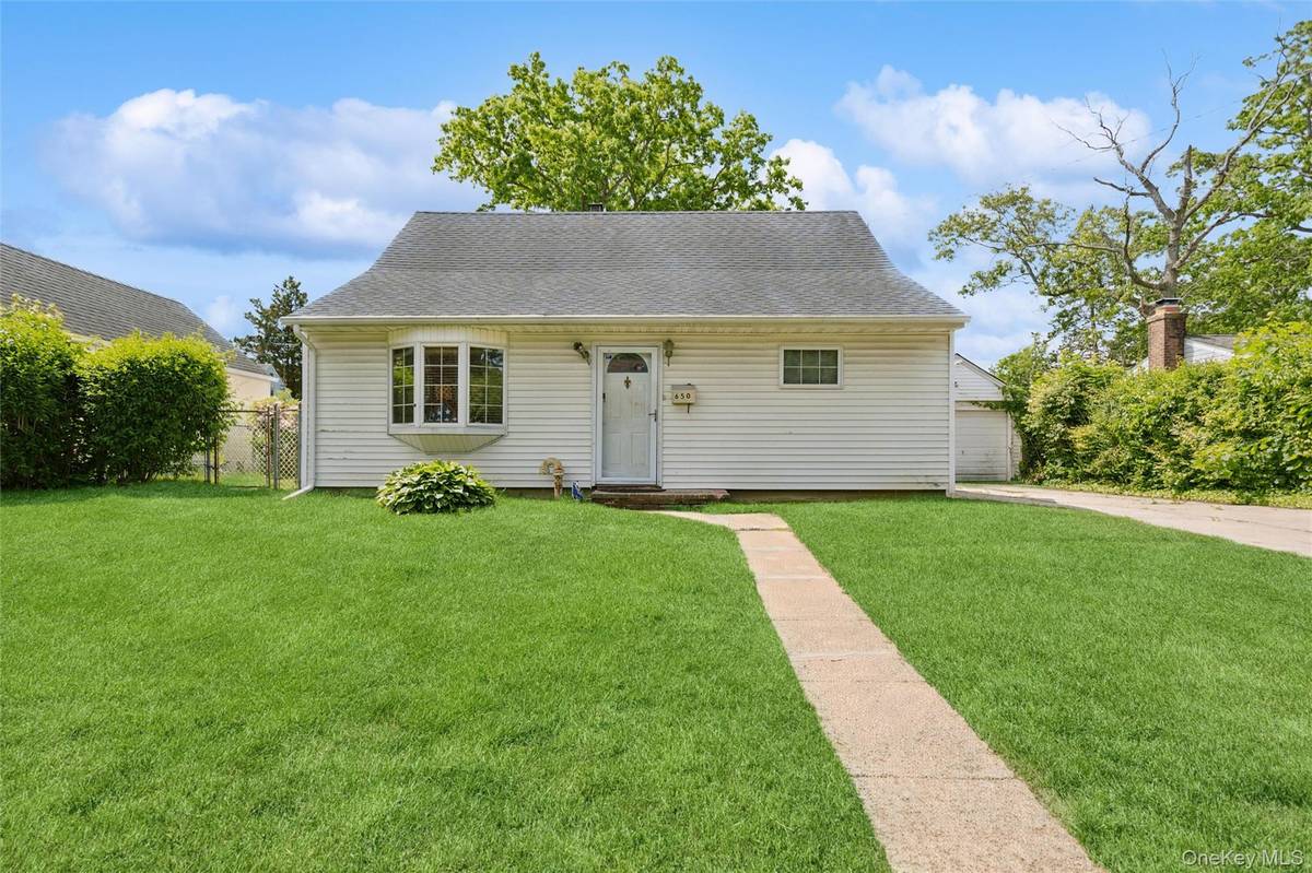 650 Eagle AVE, West Hempstead, NY 11552