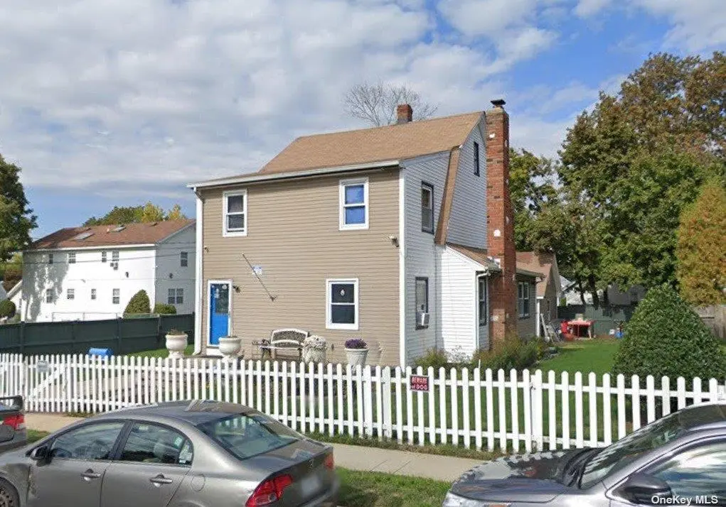 93 Princeton St ST, Hempstead, NY 11550