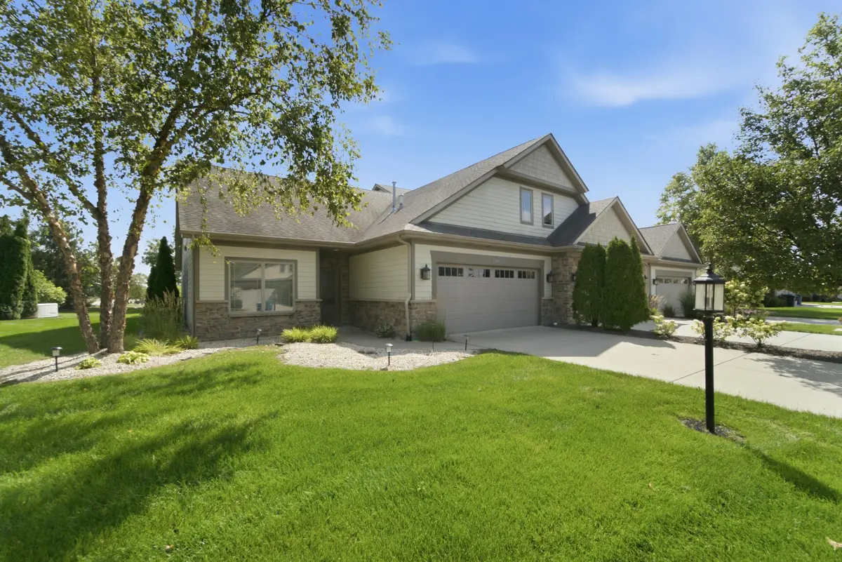 9389 W 107th PL, St. John, IN 46373