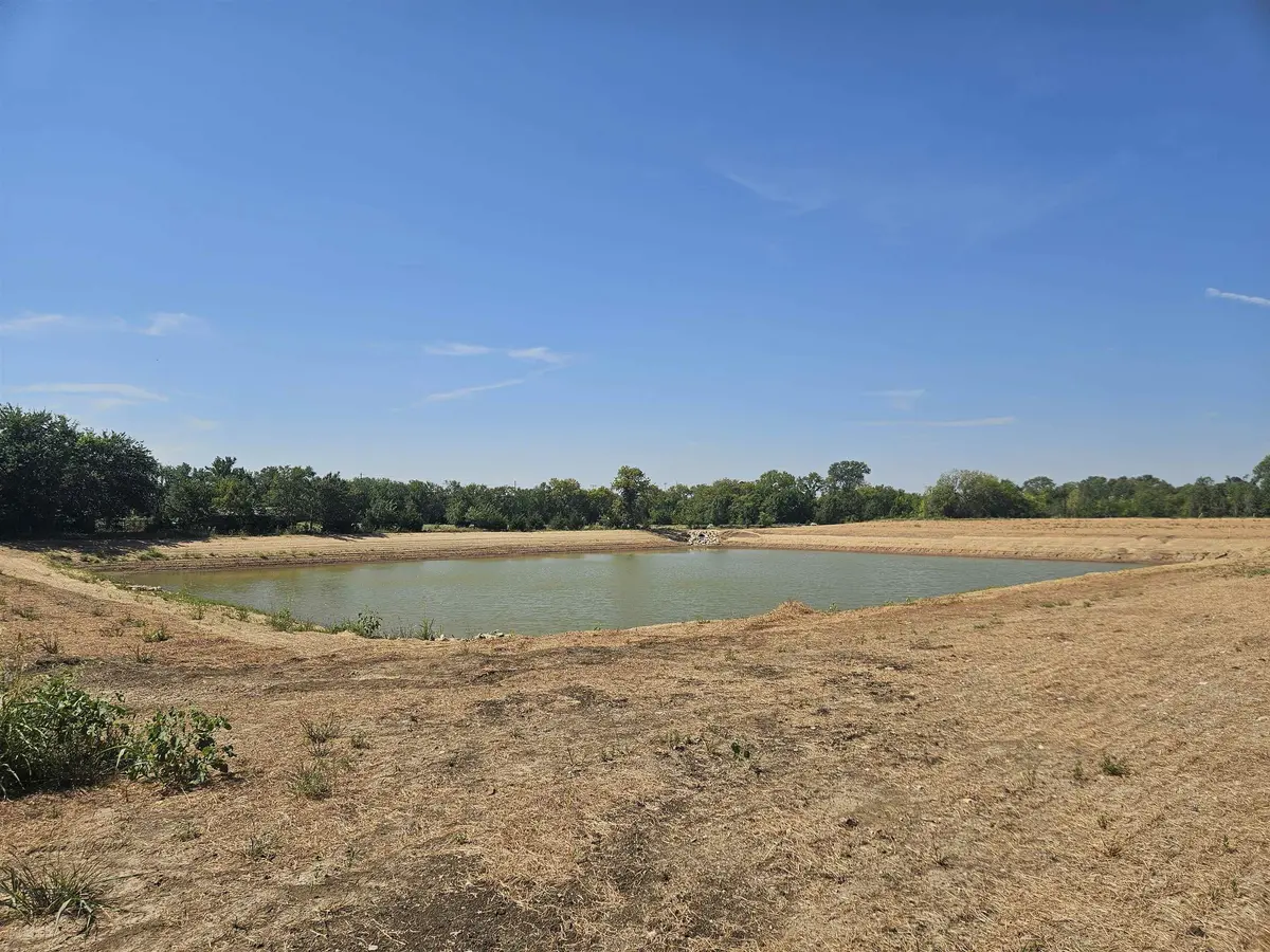 1627 E Hiddenfalls St, Andover, KS 67002