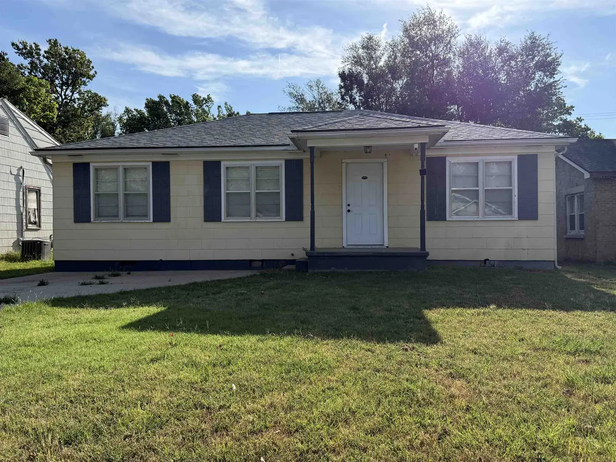 712 N 8th, Arkansas City, KS 67005