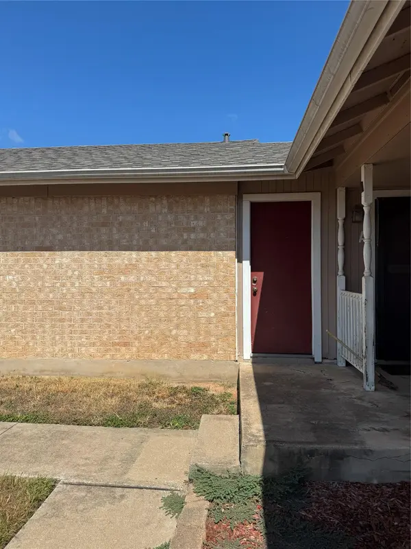 8704 Pineridge DR #B, Austin, TX 78729