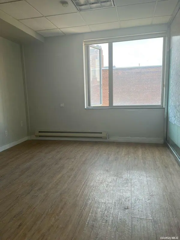 136-31 41st AVE #5D, Flushing, NY 11355