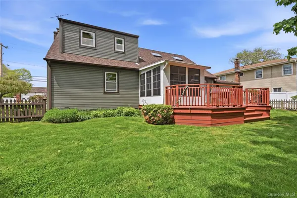 41 Lane ST, Lindenhurst, NY 11757