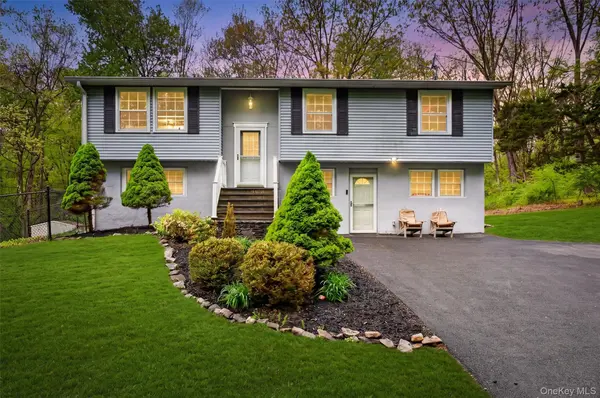 79 Wendy DR, Poughquag, NY 12570