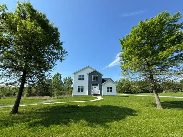 21 Harcourt Cosman DR, Newburgh, NY 12550