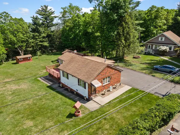 31 Highview TER, Bloomingburg, NY 12721