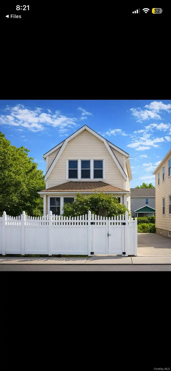 18250 90th AVE, Hollis, NY 11423