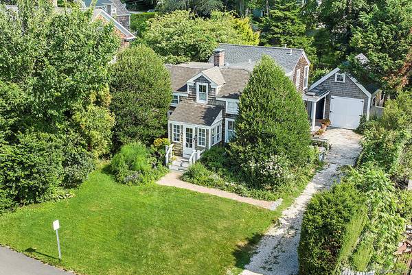 28 Bowden SQ, Southampton, NY 11968