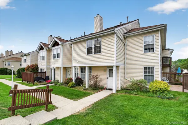3815 Whispering Hills DR, Chester, NY 10918