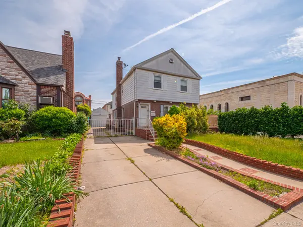 75-75 180th ST, Fresh Meadows, NY 11366