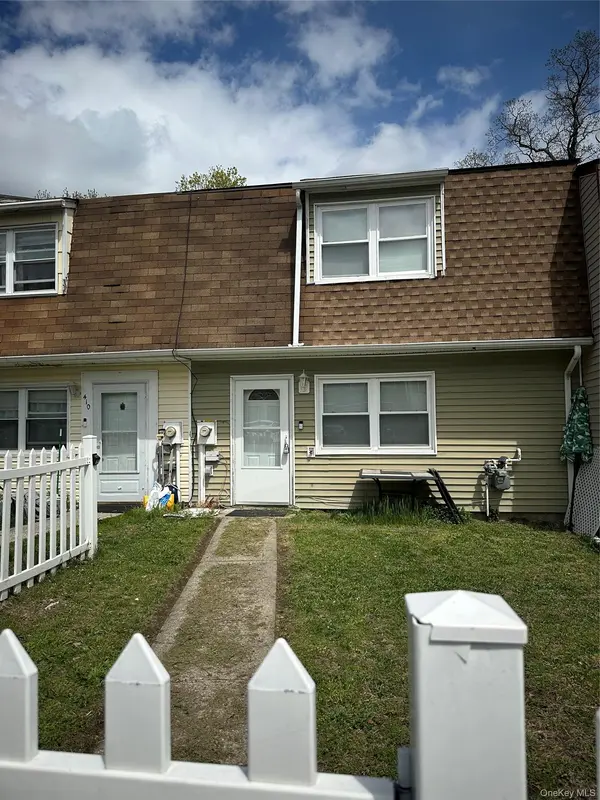 408 Watts LN, Maybrook, NY 12543