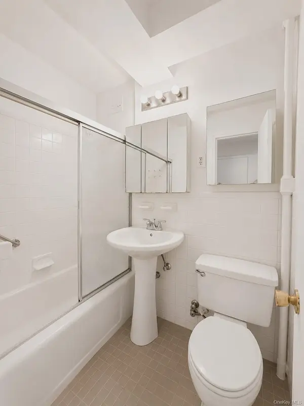 9940 63 RD #1R, Rego Park, NY 11374