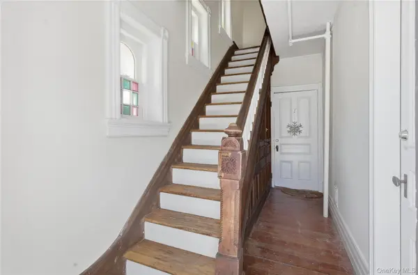 39 N Chestnut ST, New Paltz, NY 12561