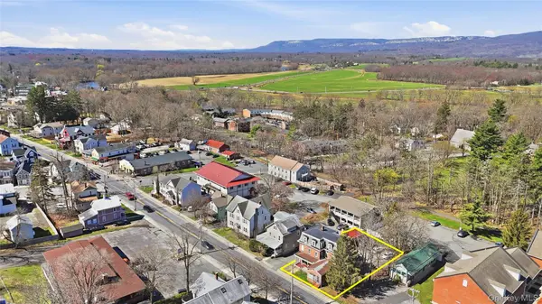 39 N Chestnut ST, New Paltz, NY 12561