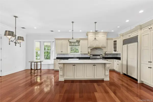 41 Edgewood AVE, Bridgehampton, NY 11932