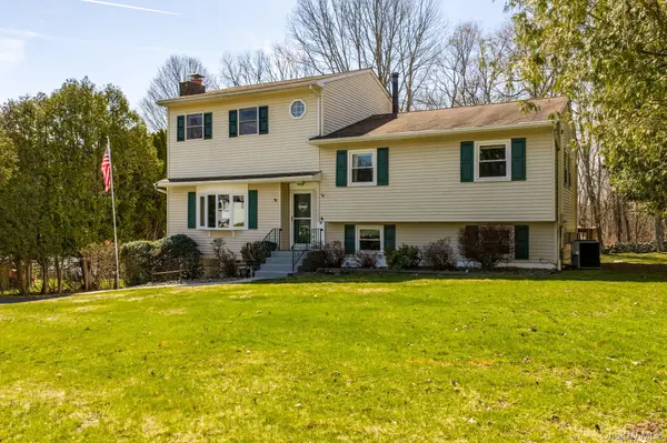 3 Puritan LN, Washingtonville, NY 10992
