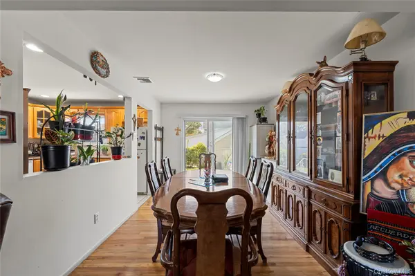 372 Madison ST, Franklin Square, NY 11010