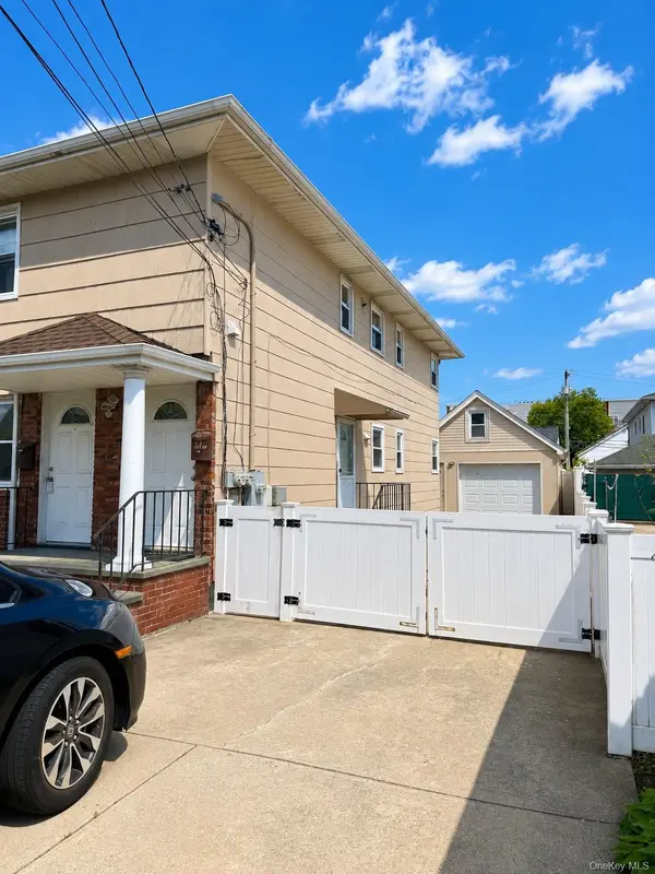 131 Roslyn RD #1st Floor, Mineola, NY 11501