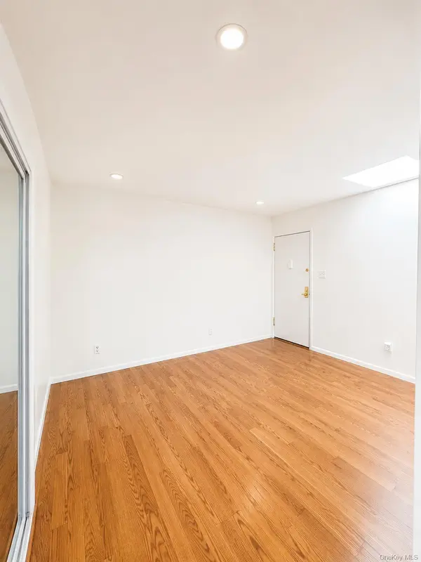 46-12 161st ST #3B, Flushing, NY 11358