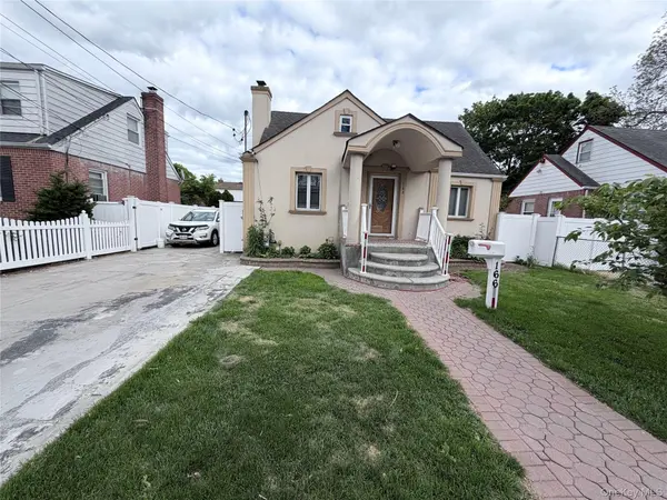 166 Stanton BLVD, Uniondale, NY 11553