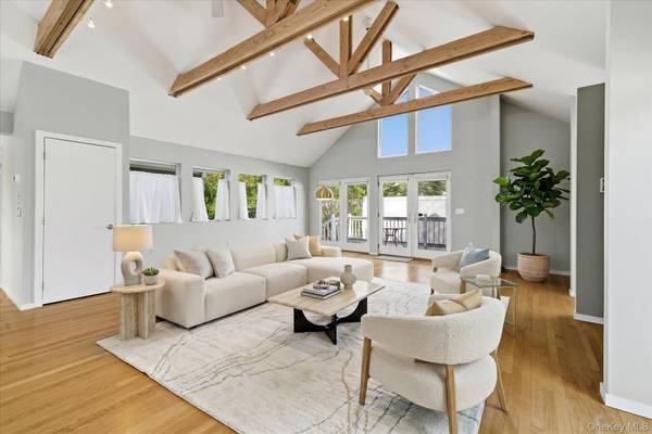 33 Bath ST, Lido Beach, NY 11561