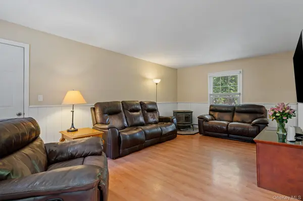 95 Pine Hill RD, Highland Mills, NY 10930