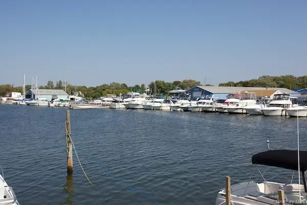 16 Mainsail DR #1-16, Patchogue, NY 11772