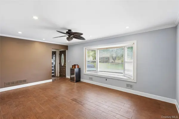 9 Walter DR, Stony Point, NY 10980