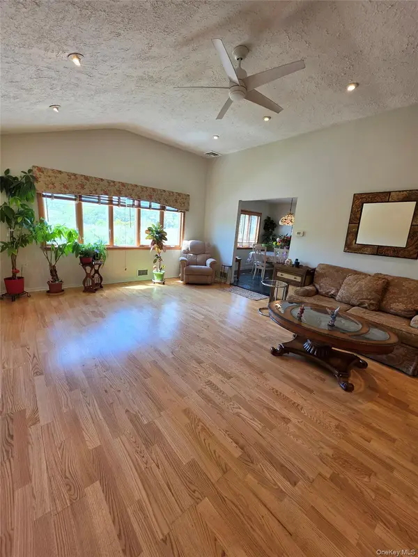90-17 165th AVE, Howard Beach, NY 11414