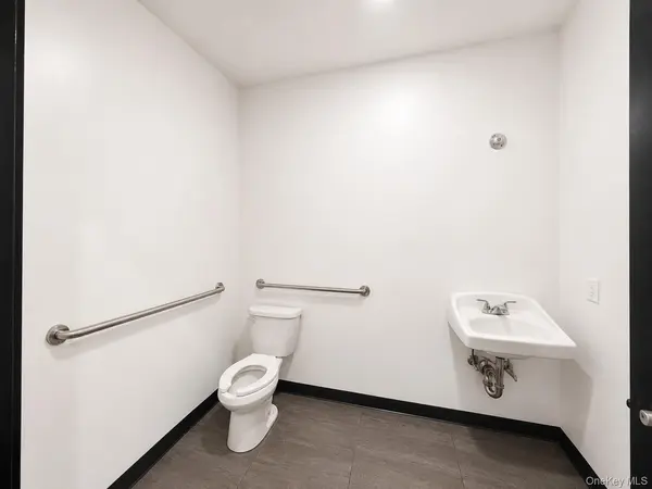580 Broadway, Brooklyn, NY 11206