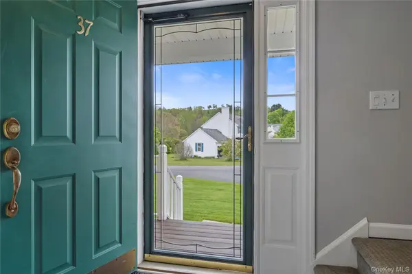 37 W Deer TRL, Pawling, NY 12564