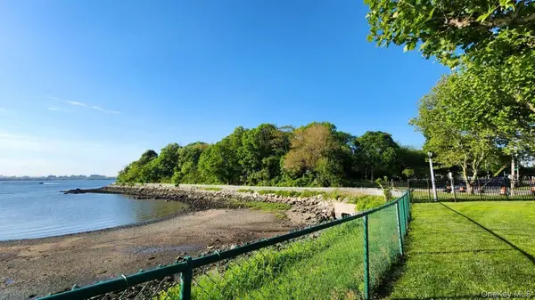 5-10 115th ST #2C, College Point, NY 11356