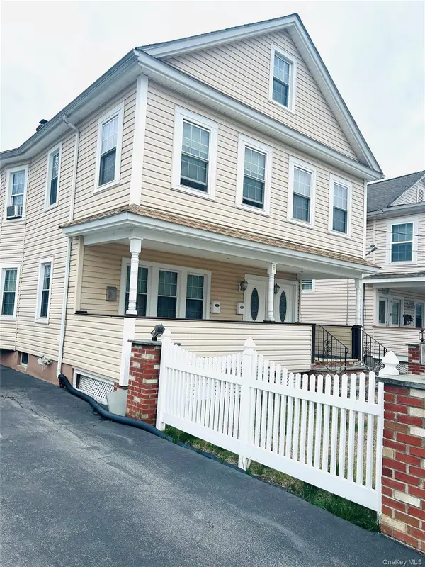 9 Lawrence RD, Poughkeepsie, NY 12601
