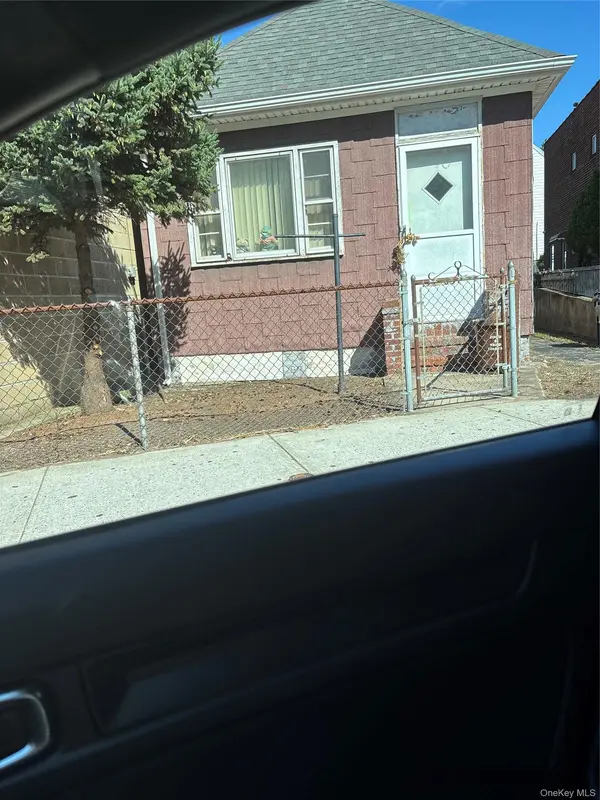 72-35 Grand AVE, Maspeth, NY 11378