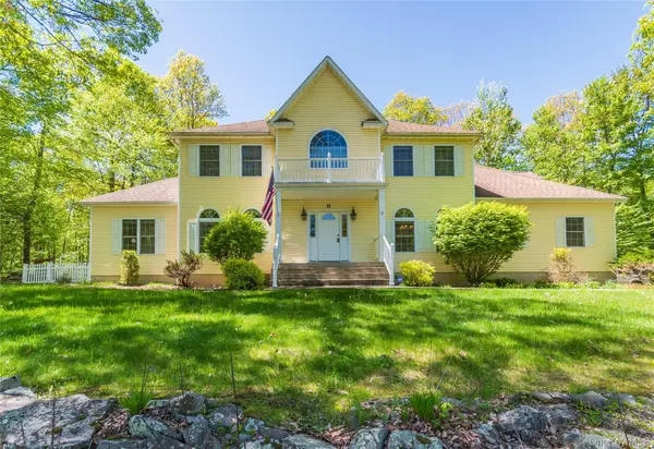 14 Glen Rock CIR, Highland, NY 12528