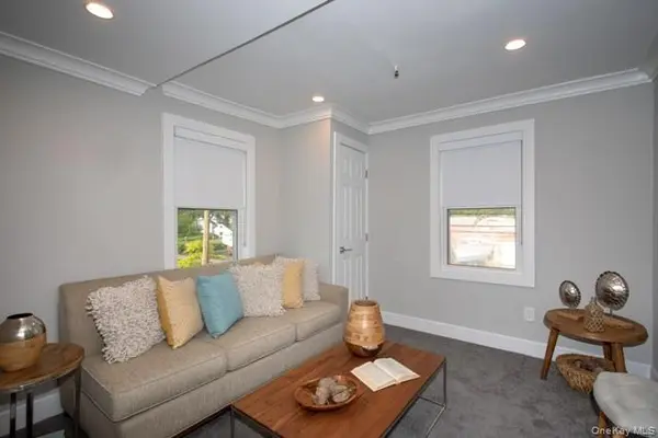 35-4 New York AVE #35-4, Huntington, NY 11743