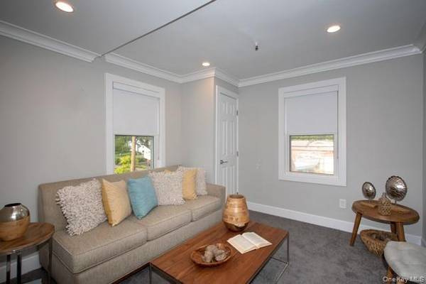 35-4 New York AVE #35-4, Huntington, NY 11743