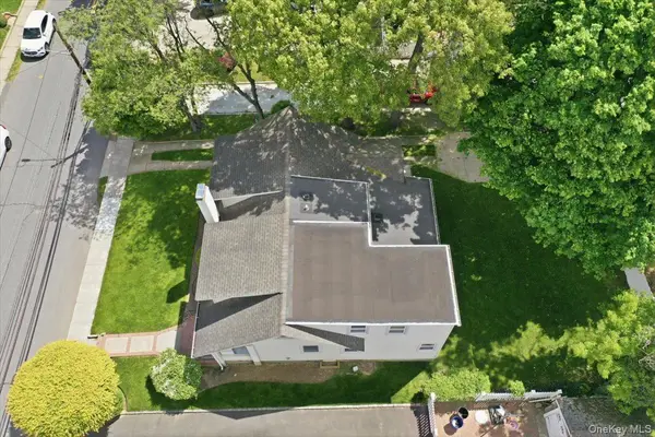 176 Wright AVE, Malverne, NY 11565