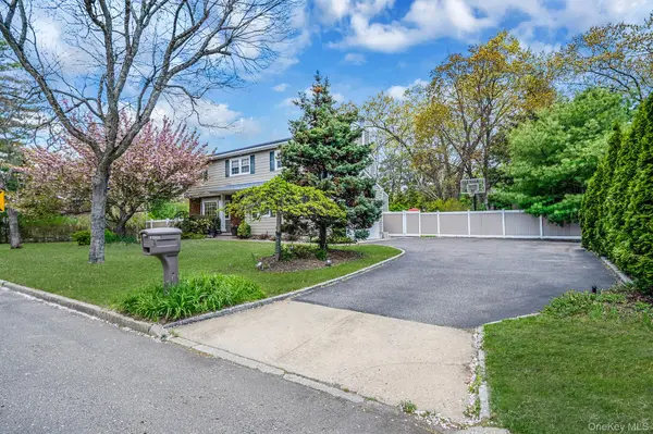 3 Otsego AVE, Dix Hills, NY 11746