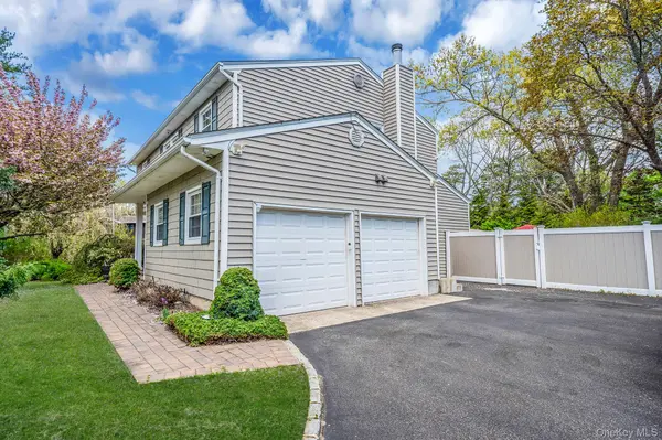 3 Otsego AVE, Dix Hills, NY 11746