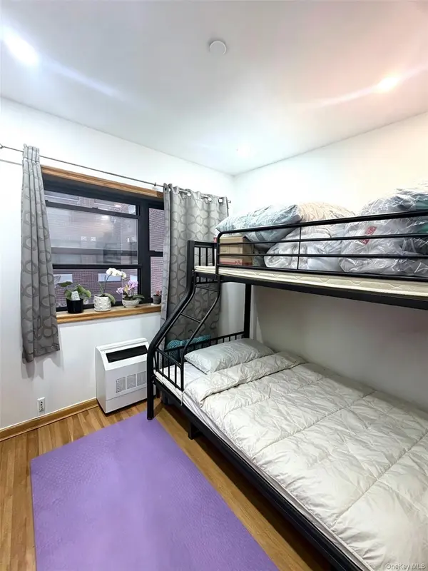 4606 88th ST #4G, Elmhurst, NY 11373