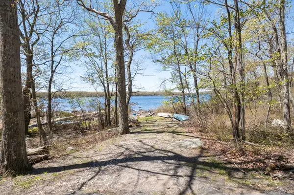 Wolf Pond RD, Wurtsboro, NY 12790