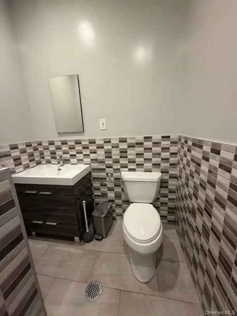 110-42 15 Avenue #2, College Point, NY 11356