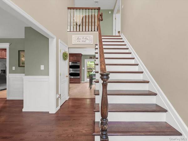 2 Seaview Ledge, Shoreham, NY 11786
